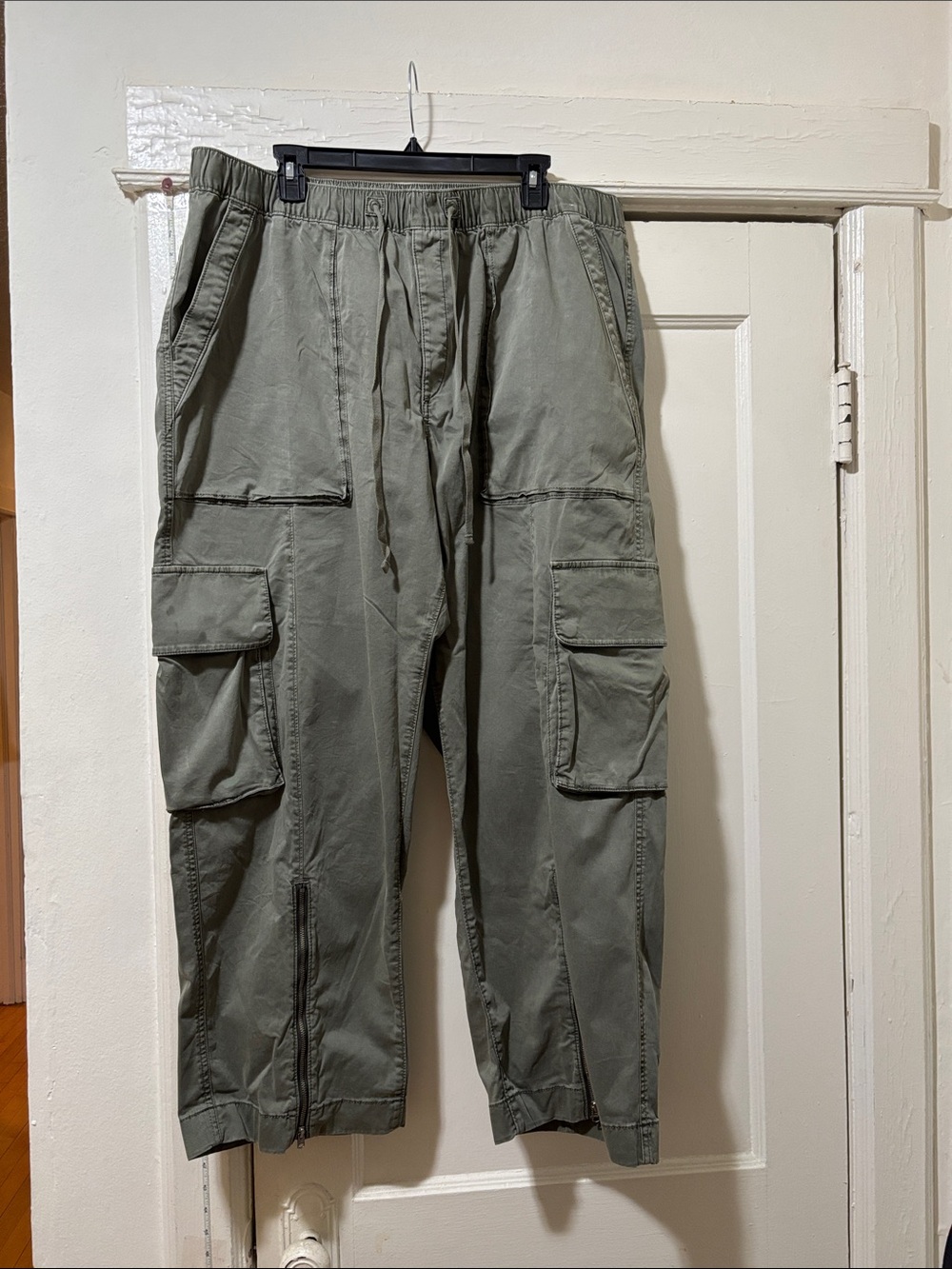 Abercrombie Women’s Olive Cargo Pants with Drawstring Waist